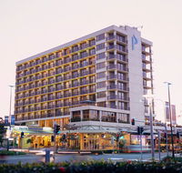 Chifley Pacific Cairns - Perths Hotel