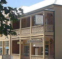 Cobb  Co Court Boutique Hotel - Perths Hotel