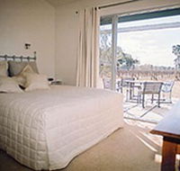 Tinnies At Back Creek Vineyard - Perths Hotel