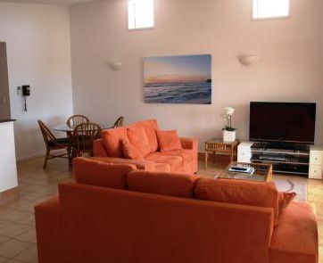 Lennox Beach Resort - Perths Hotel 0