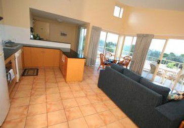 Lennox Beach Resort - Perths Hotel 4