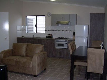 Discovery Holiday Parks Perth - Perths Hotel 1