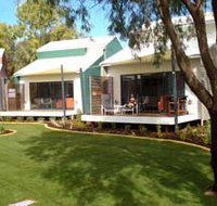 Footprints Preston Beach - Perths Hotel