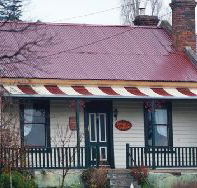 Cottage On Cimitiere