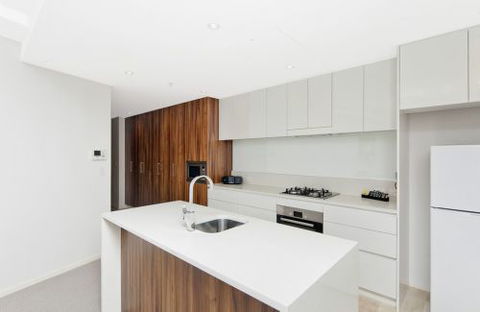 Astra Apartments Canberra - Perths Hotel 1