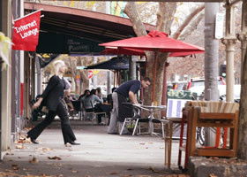 About Henry's - Perths Hotel 0