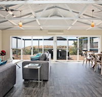 Coral Sands Luxury Beach House - Perths Hotel