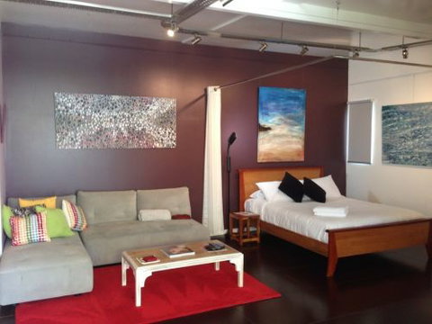 ArtHOUSE Beachfront Accommodation - Perths Hotel 3