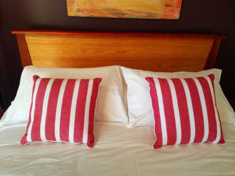ArtHOUSE Beachfront Accommodation - Perths Hotel 4