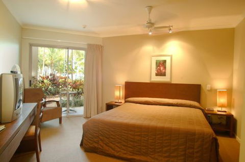 Cairns Beaches Accommodation Consultancy Services  - Perths Hotel 1