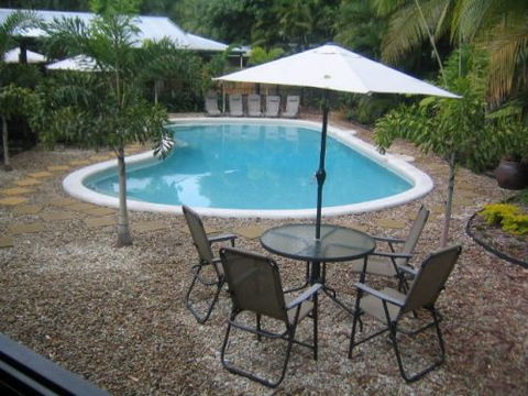 Cairns Beaches Accommodation Consultancy Services  - Perths Hotel 3