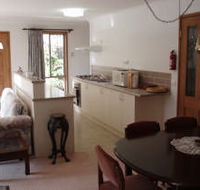 Adrienne's Place On Hill - Perths Hotel