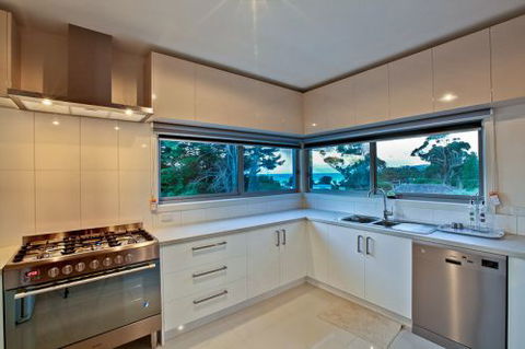MORNINGTON PENINSULA ACCOMMODATION BEACH HOUSE - Perths Hotel 1