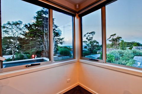 MORNINGTON PENINSULA ACCOMMODATION BEACH HOUSE - Perths Hotel 6