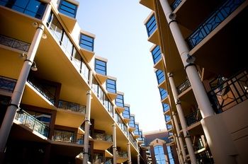 Amora Riverwalk Melbourne - Perths Hotel 10