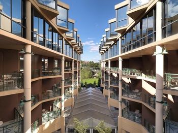 Amora Riverwalk Melbourne - Perths Hotel 12