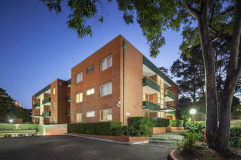 APX Parramatta - Perths Hotel 3