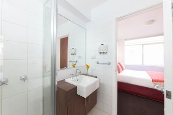 Easystay Apartments Raglan Street - Perths Hotel 2