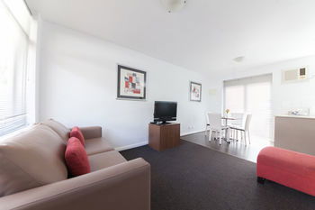 Easystay Apartments Raglan Street - Perths Hotel 5