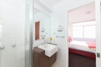 Easystay Apartments Raglan Street - Perths Hotel 7