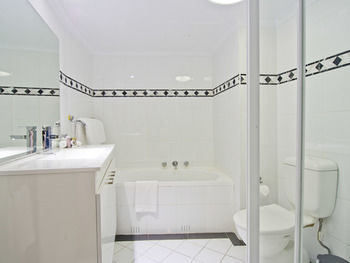 Oaks On Castlereagh, Sydney Central - Perths Hotel 1