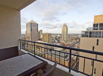 Oaks On Castlereagh, Sydney Central - Perths Hotel 3