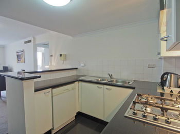 Oaks On Castlereagh, Sydney Central - Perths Hotel 5