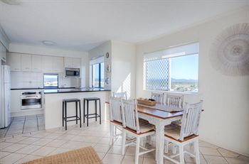 Atlantis Marcoola - Perths Hotel 11