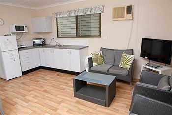 Maroochy River Resort & Bungalows - Perths Hotel 3