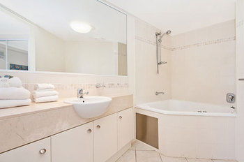 ULTIQA Shearwater Resort - Perths Hotel 14