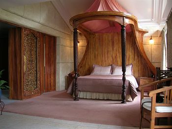 A Camelot Tower & Penthouse - Perths Hotel 0