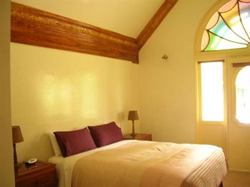 A Camelot Tower & Penthouse - Perths Hotel 7