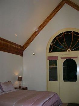 A Camelot Tower & Penthouse - Perths Hotel 8