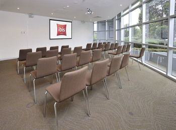 Ibis Melbourne Glen Waverley - Perths Hotel 9
