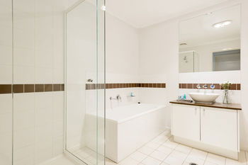 Apartments @ Glen Waverley - Perths Hotel 0