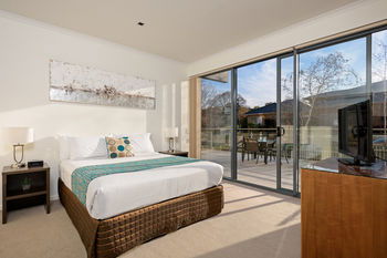 Apartments @ Glen Waverley - Perths Hotel 8