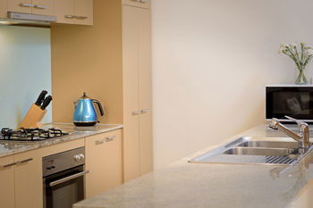 Apartments @ Glen Waverley - Perths Hotel 10