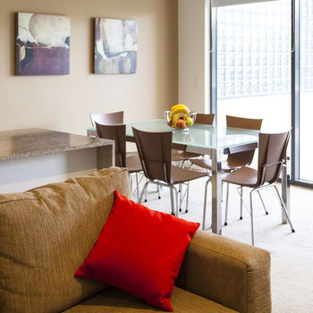Apartments @ Glen Waverley - Perths Hotel 32