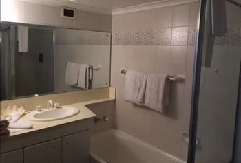 Carrington Sydney City Centre Apartments - Perths Hotel 10