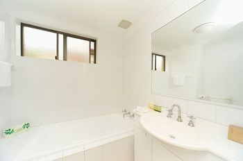 Waldorf Eastwood Residential Apartments - Perths Hotel 8