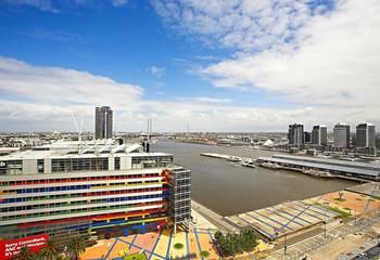 Astra Apartments - Docklands - Perths Hotel 9