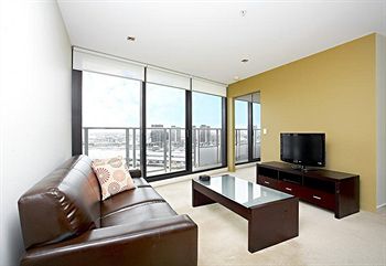 Astra Apartments - Docklands - Perths Hotel 2