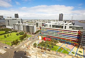 Astra Apartments - Docklands - Perths Hotel 3
