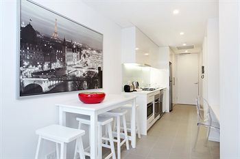 ALT Tower Serviced Apartments - Perths Hotel 3