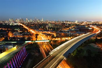 ALT Tower Serviced Apartments - Perths Hotel 5