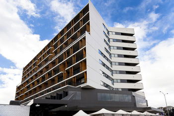 Apartments @ IKON Glen Waverley - Perths Hotel 24