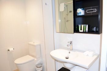 Apartments Melbourne Domain - CBD - Perths Hotel 5