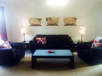 Australian Home Away @ East Doncaster George - Perths Hotel 1