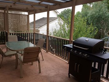 Australian Home Away @ Doncaster Grange Park - Perths Hotel 1