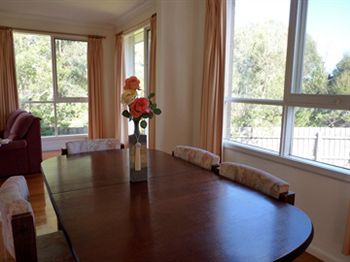 Australian Home Away @ Doncaster Grange Park - Perths Hotel 10